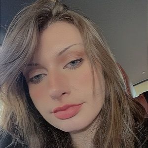 Meet your Posher, Ella